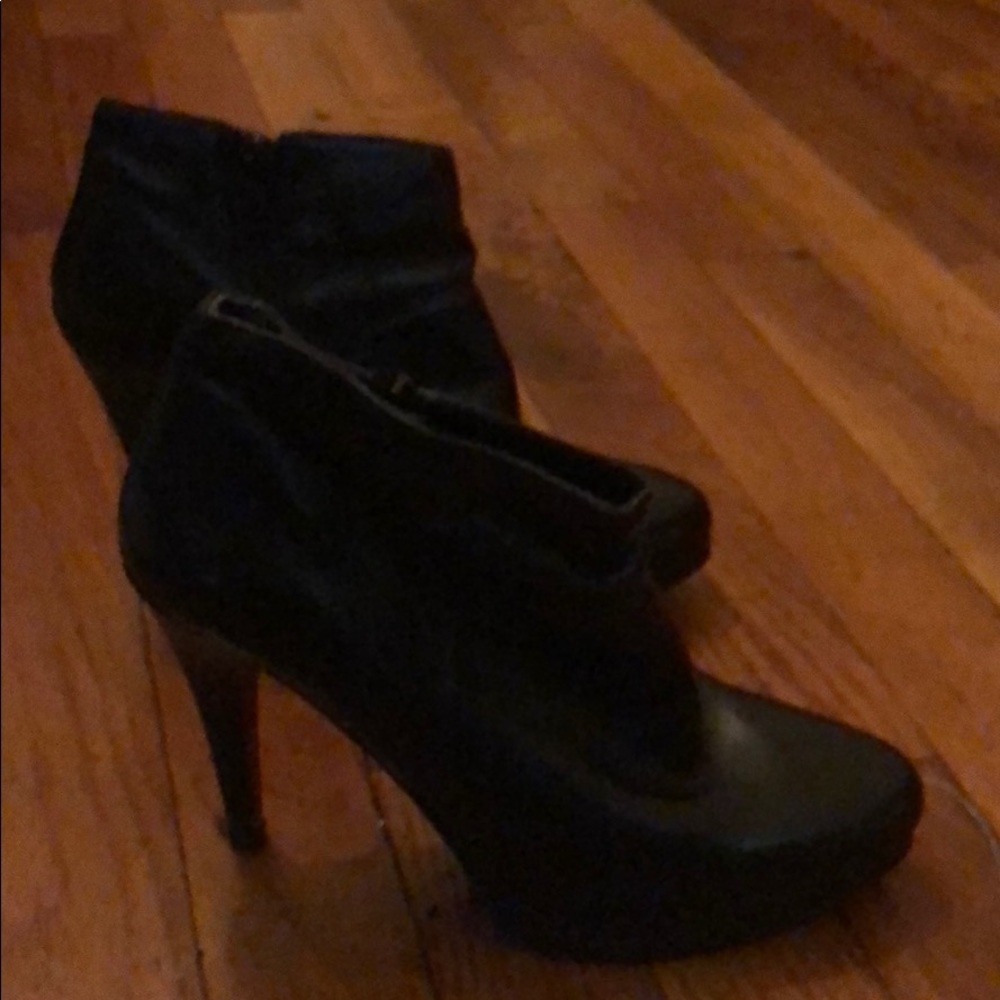 Black bootie